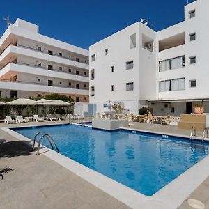 Apartamentos San Antonio Beach